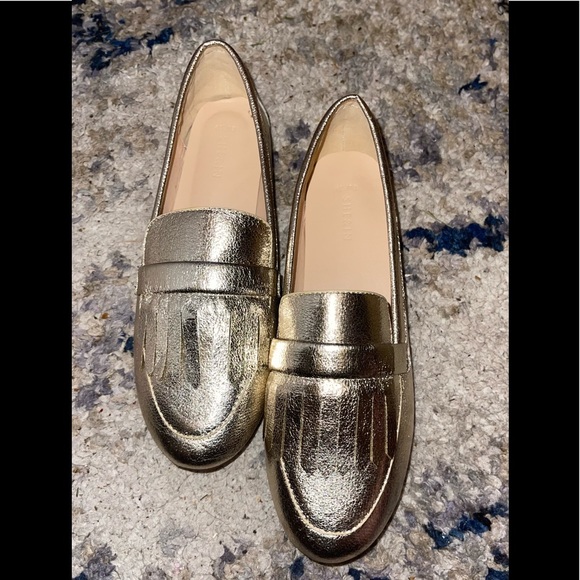 SHEIN Shoes - NIB GOLD FLATS
